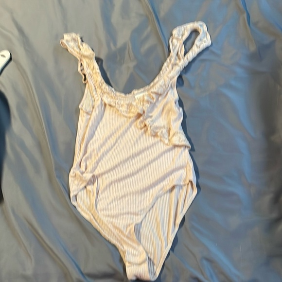 H.I.P bodysuit Medium Tank style Cream color - Picture 1 of 3